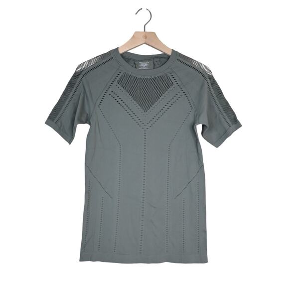 Athleta Womens M Oxygen Tee in Laurel Olive Green - Picture 3 of 10